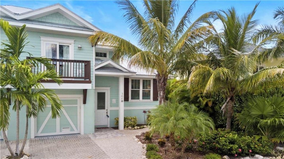 Azure Bliss - Holmes Beach Heated Pool Home